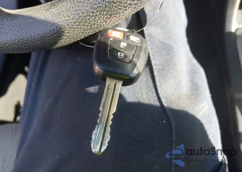 2015 Toyota Corolla Le from USA, damaged, VIN 2T1BURHE3FC452640